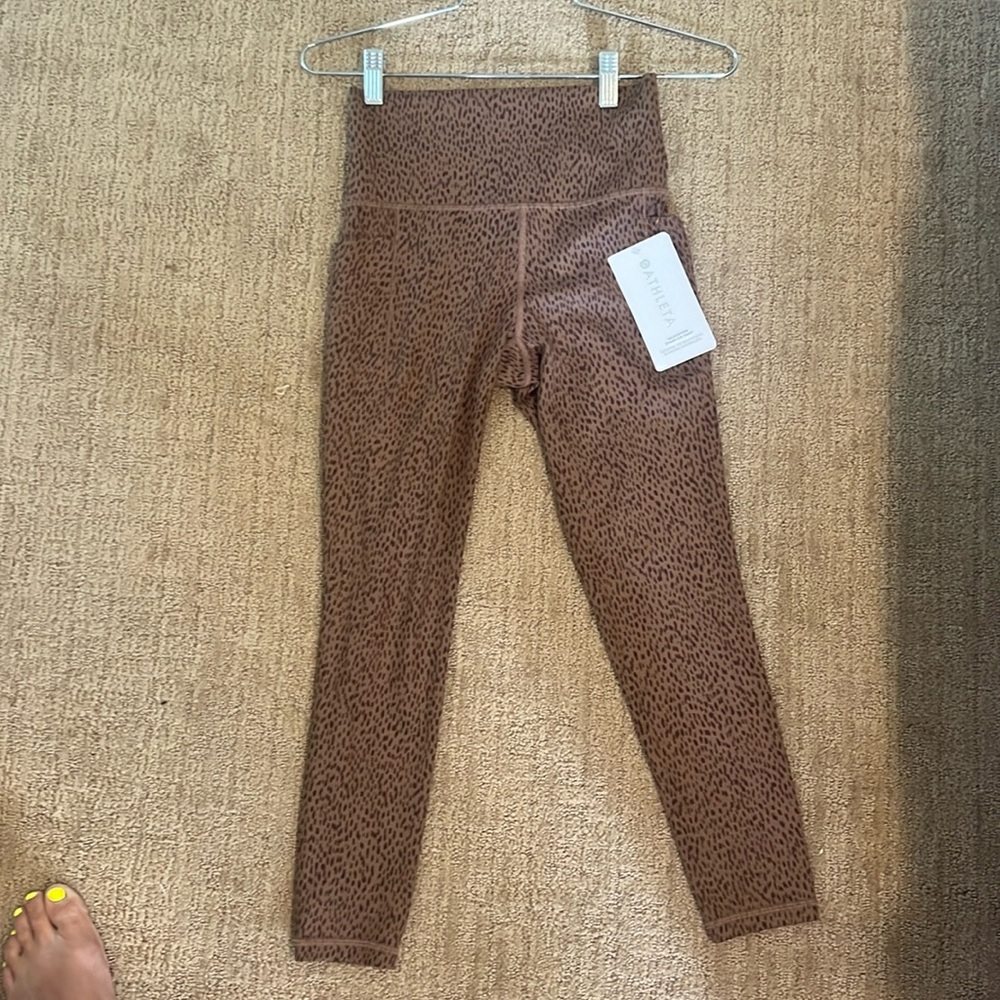 Athleta Salutation Stash 7/8 Tight